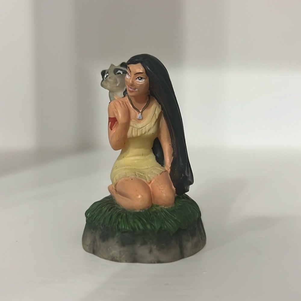 Disney Pocahontas  Lenox Porcelain Figurine Thimble